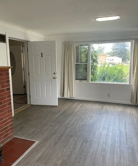 W Cambridge St — Photo 2