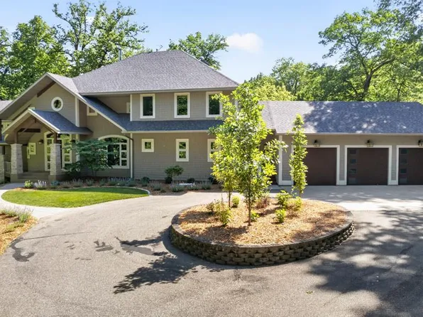 4400 Ettenmoor Ln SW, Rochester, MN 55902