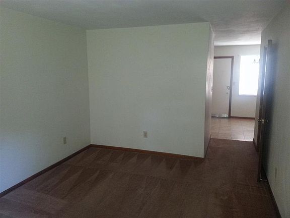 3rd image of 9621 Capeview Ave APT C