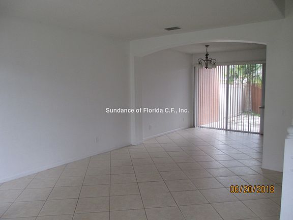 3rd image of 1940 Island Walk Dr