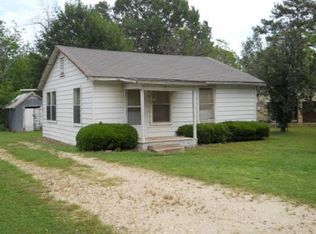 410 S Park St, Crockett, TX 75835