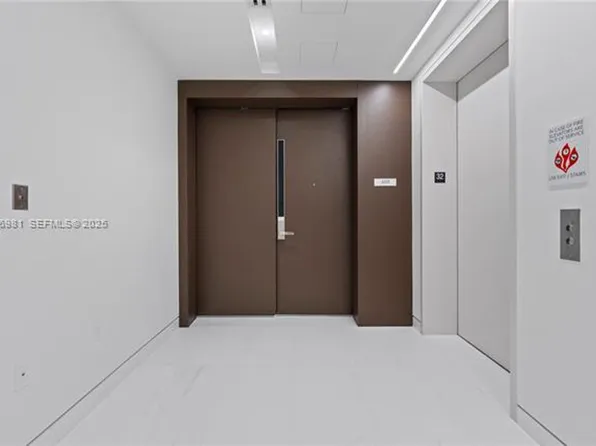 300 Biscayne Boulevard Way, Miami, FL