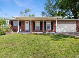 4483 Remus Dr, Florissant, MO 63033