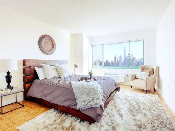 31 River Court image 7 of 18