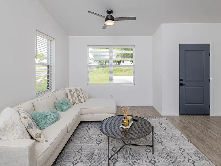 1102 E Hurd St #C — Photo 11