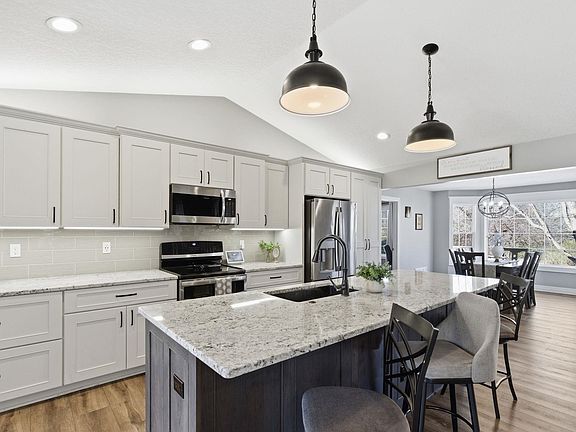 5th image of 1205 Pecanwood Rd