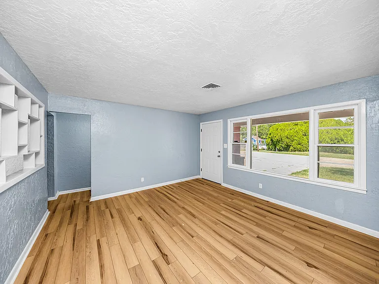 2408 NW Ozmun Ave — Photo 21
