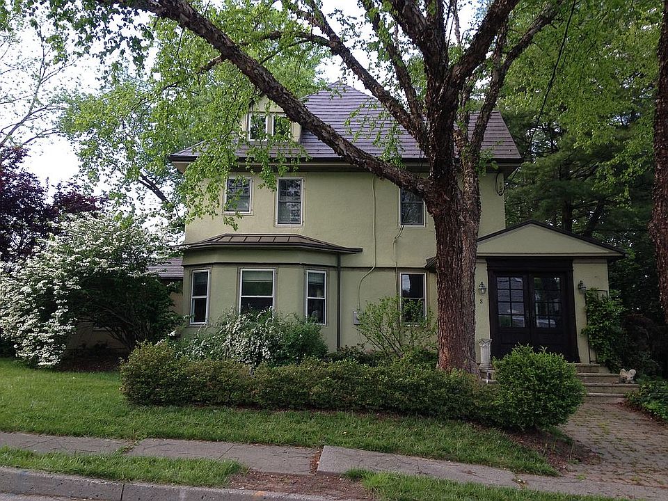 1st image of 8 Berdais Ct