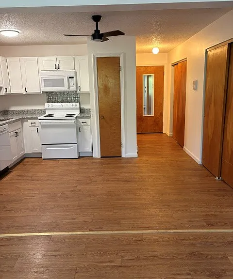 210 Cedar St #17 — Photo 5