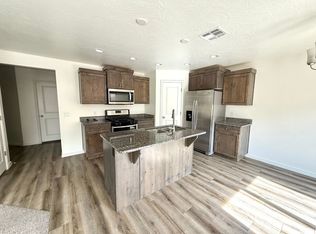 3277 S Fossil Hills Dr, Saint George, UT 84790