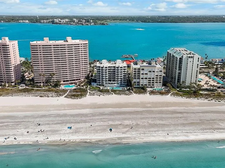 1350 Gulf Blvd #901 — Photo 31