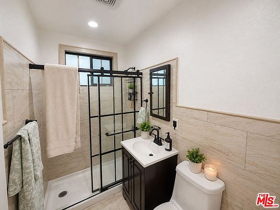 5th image of 606 Phelan Ln