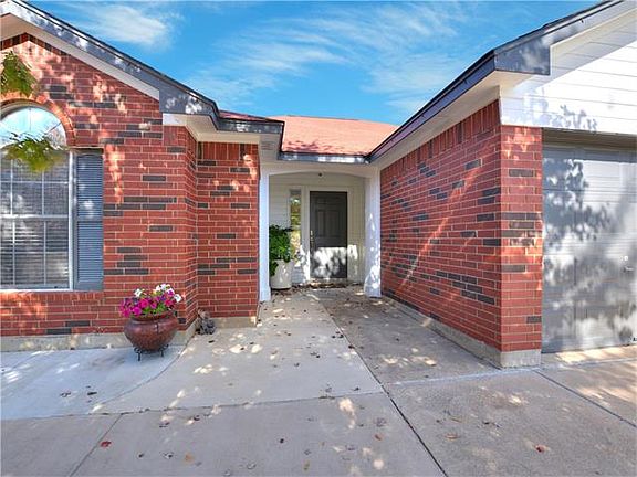 5th image of 1005 Sonny Dr