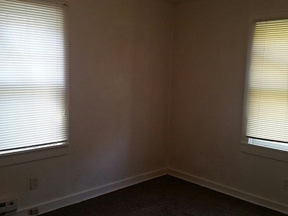 5th image of 919 Gardner St