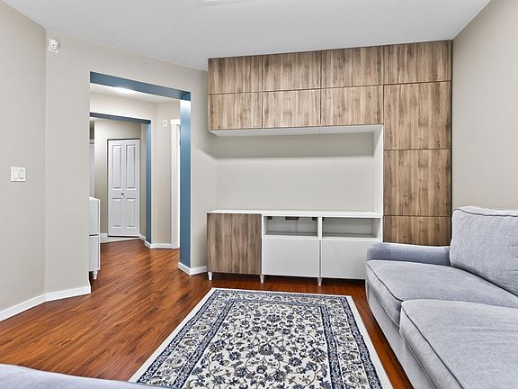 5th image of 9098 Halston Ct #208