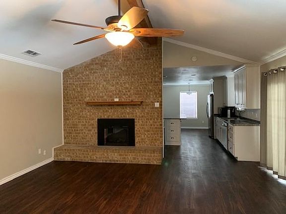 3rd image of 977 N Dale Ave
