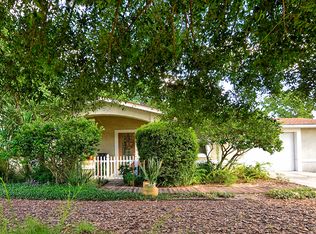 1233 W Embassy Dr, Deltona, FL 32725