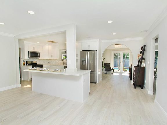 5th image of 4420 NE 15th Ter