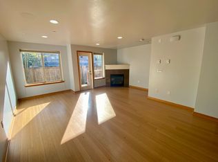 4216 7th Ave NE UNIT B, Seattle, WA 98105