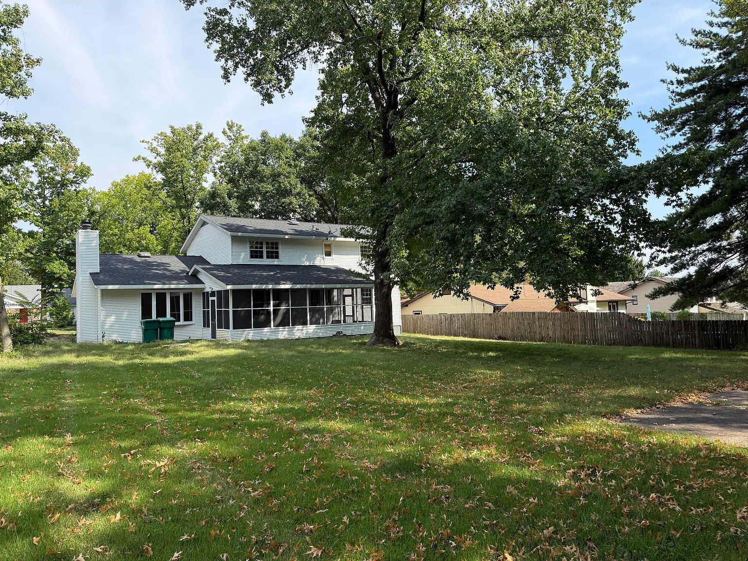 4 bed, 2296 sqft, $2,950 — Photo 2