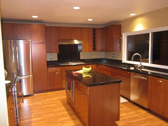 5th image of 1231 Beachmont St