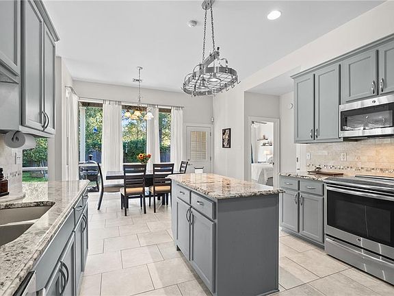 5th image of 3008 Willow Ln