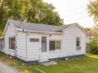 1677 Naomi Ave, Adrian, MI 49221