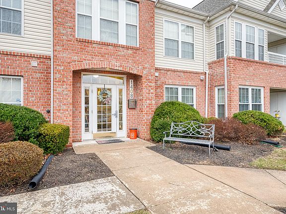 2nd image of 1408J Bonnett Pl #219