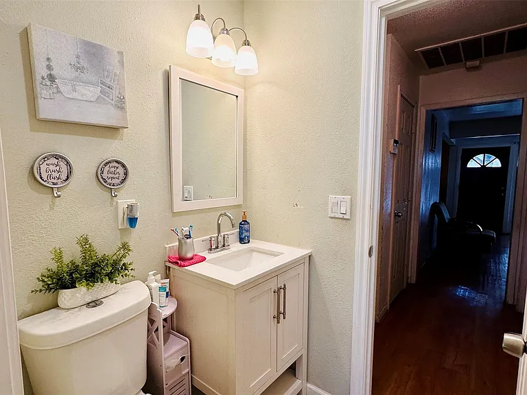 7810 Kellwood Dr — Photo 6