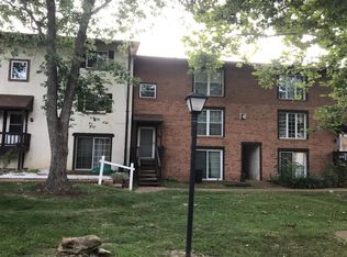 319 Carmel Woods Dr, Ballwin, MO 63021