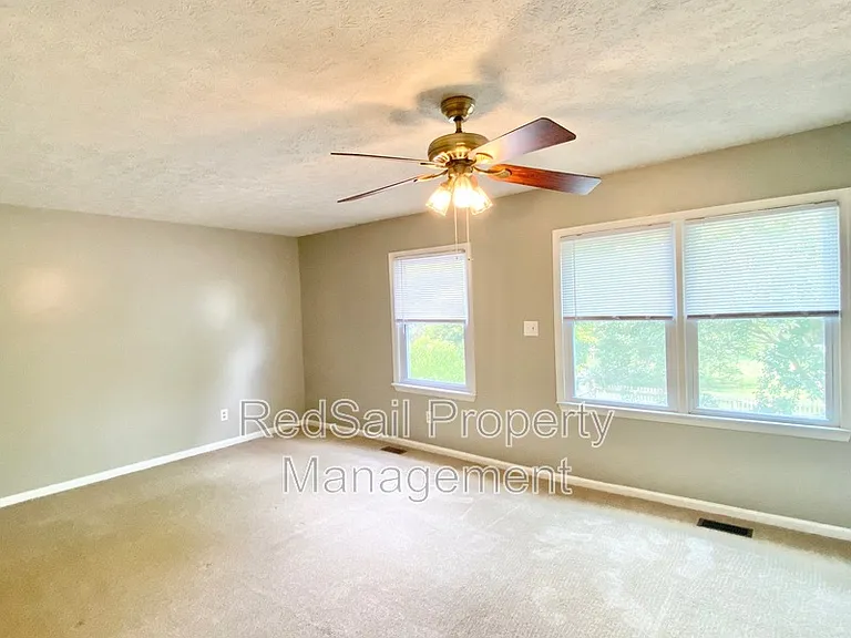 443 Sonora Dr — Photo 17