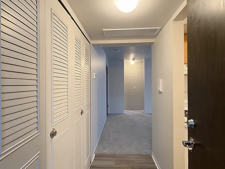 Drawbridge Apartments East — Photo 24
