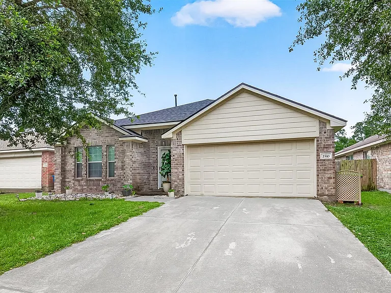 2510 Fox Water Dr — Photo 3