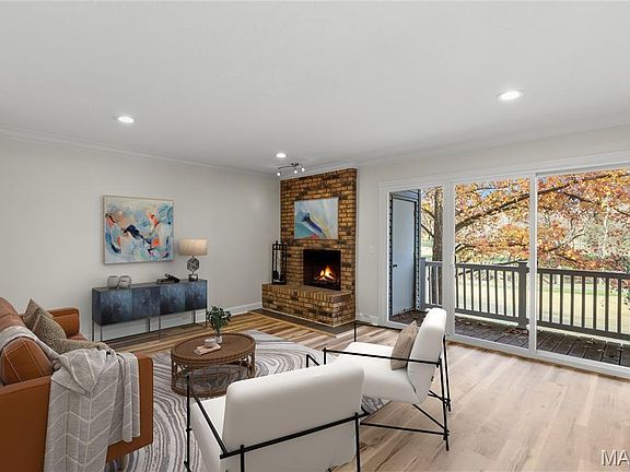 3rd image of 1011 Fairways Dr