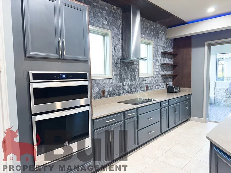 13079 Stanthorne Ave — Photo 6