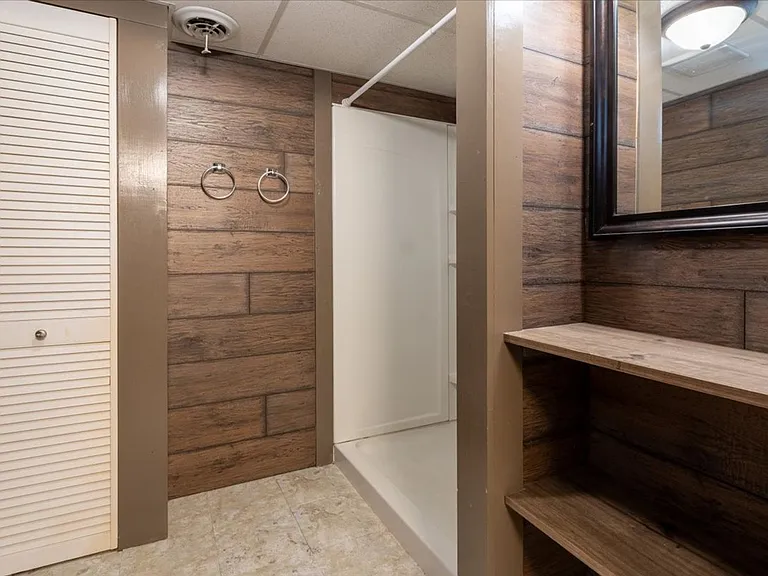 7221 Lexington Ave — Photo 31