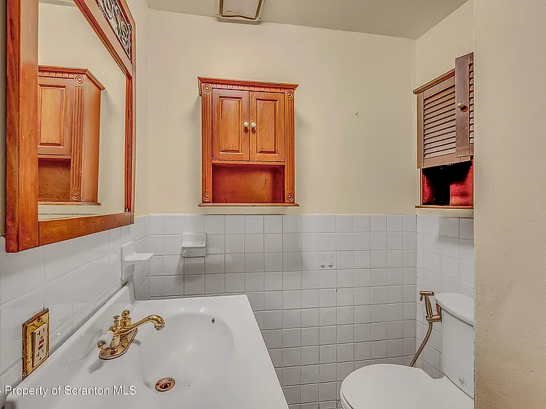 533 S Franklin St — Photo 24