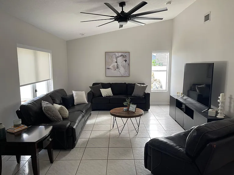 15230 SW 154th Ave — Photo 18