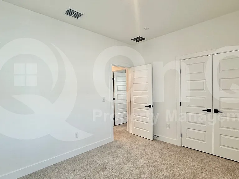 1016 Brickell Loop — Photo 14