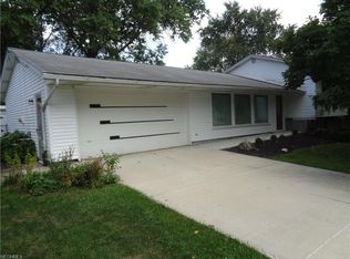 1271 Beechview Dr, Vermilion, OH 44089