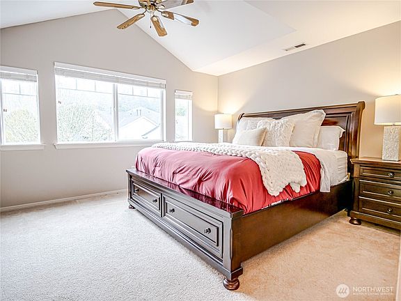 2nd image of 4714 Fairwood Boulevard NE #202