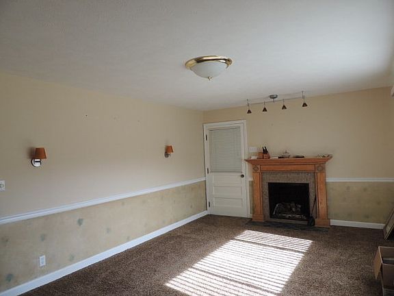 2nd image of 938 Grassy Creek Rd