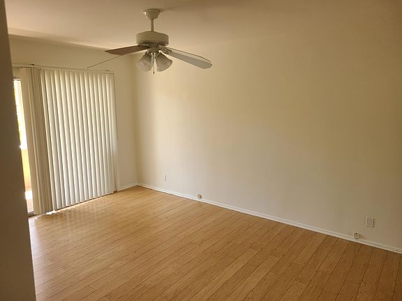 5th image of 10561 Missouri Ave APT 2