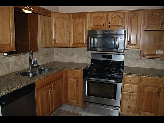 4th image of 1201 Trellis Dr