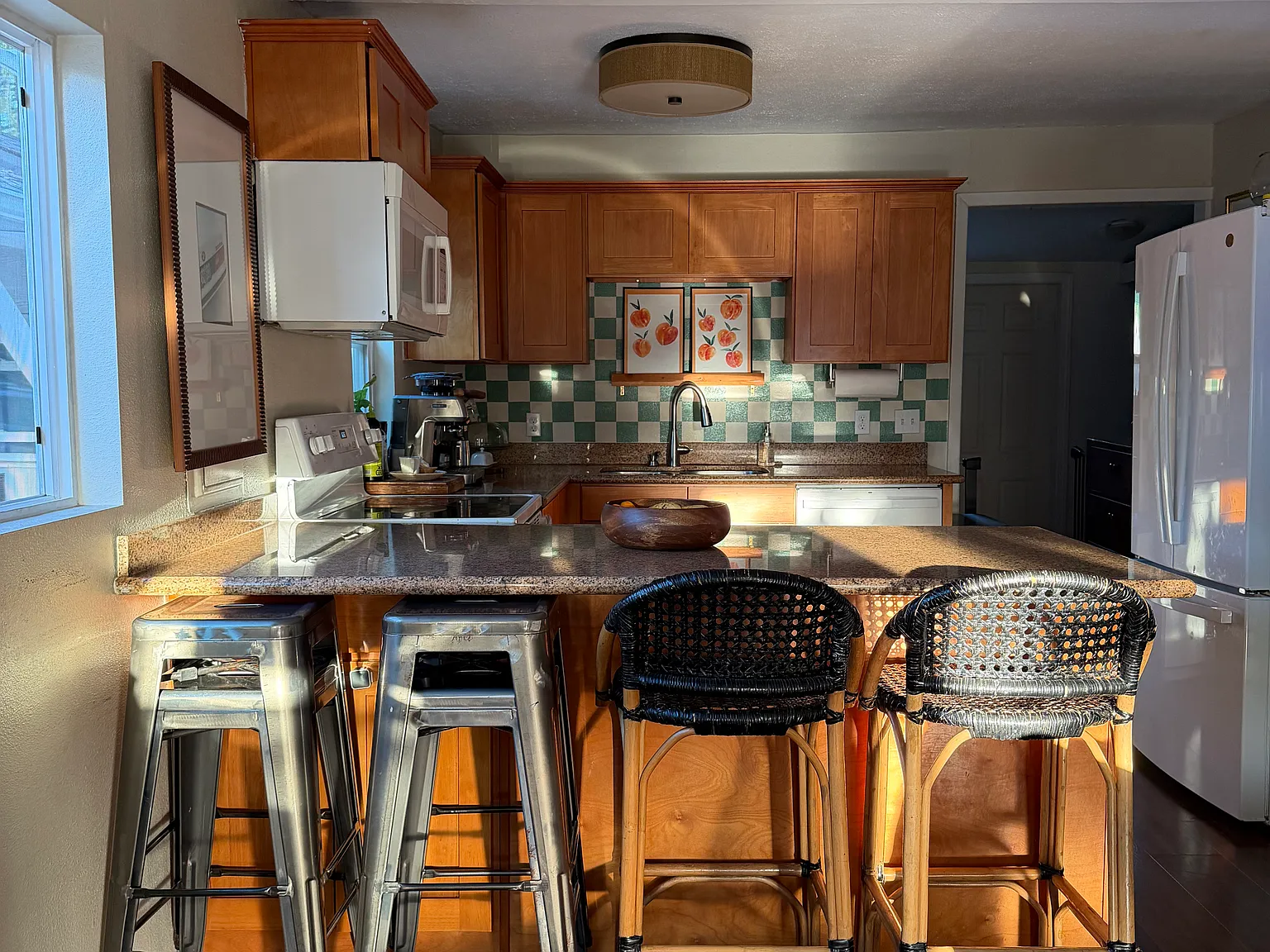 2 bed, 900 sqft, $3,200 — Photo 2