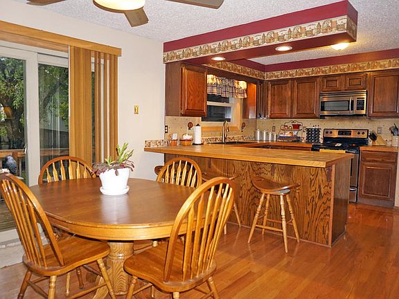 5th image of 603 Garnet Dr