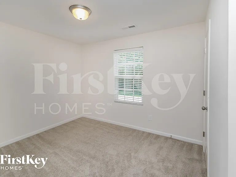4019 Maderia Dr NW — Photo 12
