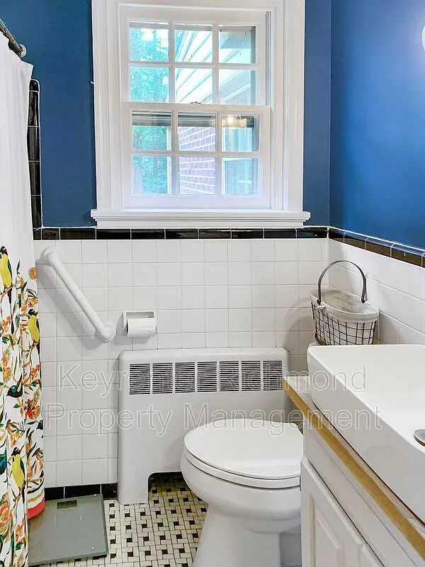 4 bed, 2.5 bath, 2456 sqft, $2,800 — Photo 4