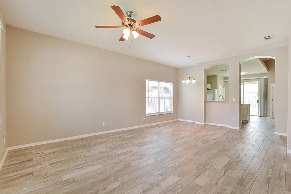 3 bed, 2.0 bath, 2010 sqft, $2,630 — Photo 3