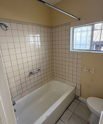 5th image of 1126 E 69th St #B
